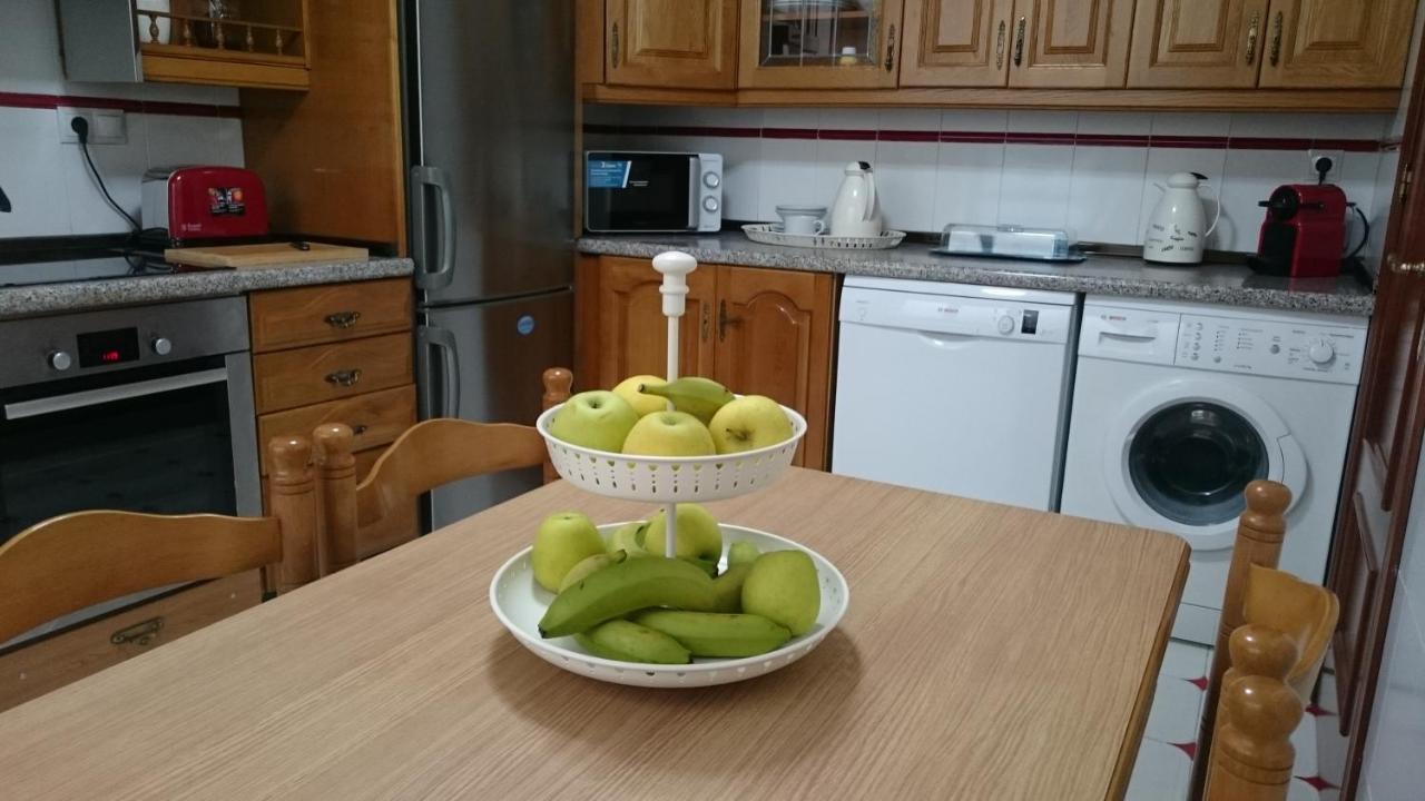 Casa De Huespedes Vecinodecerbantes 호텔 알칼라데에나레스 외부 사진